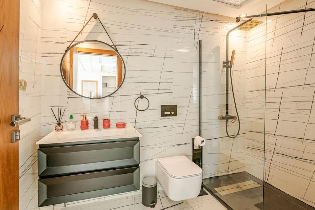 Royale Duplexe Pleine Centre Tanger Apartment Luaran gambar