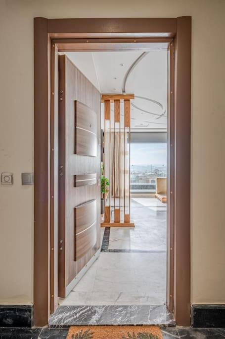 Royale Duplexe Pleine Centre Tanger Apartment Luaran gambar