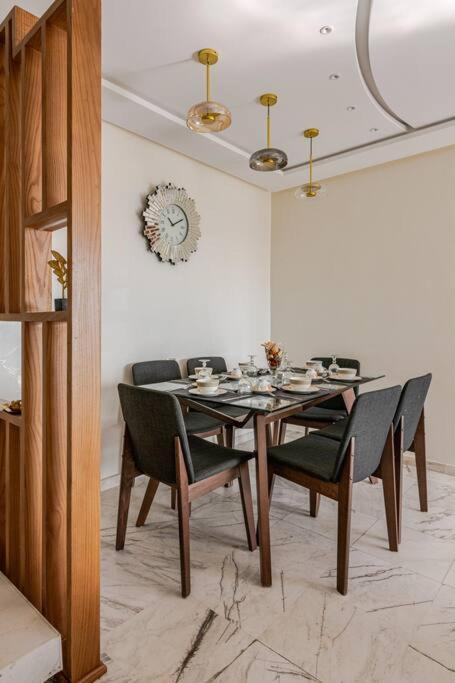 Royale Duplexe Pleine Centre Tanger Apartment Luaran gambar
