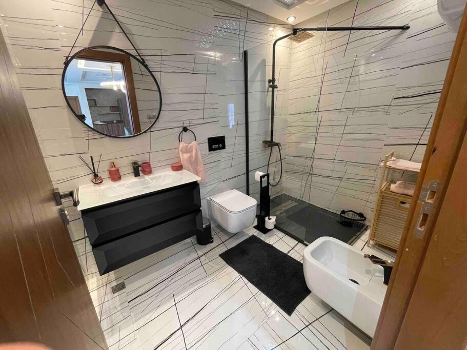 Royale Duplexe Pleine Centre Tanger Apartment Luaran gambar