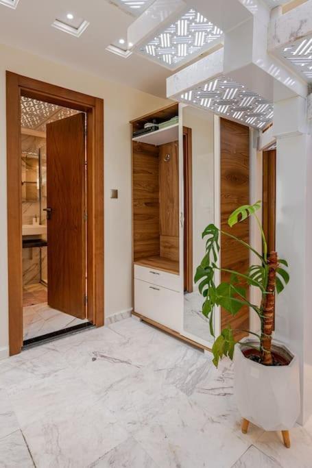 Royale Duplexe Pleine Centre Tanger Apartment Luaran gambar