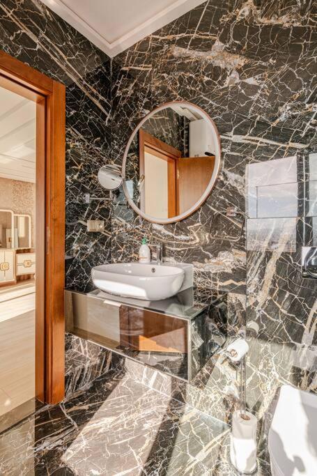 Royale Duplexe Pleine Centre Tanger Apartment Luaran gambar