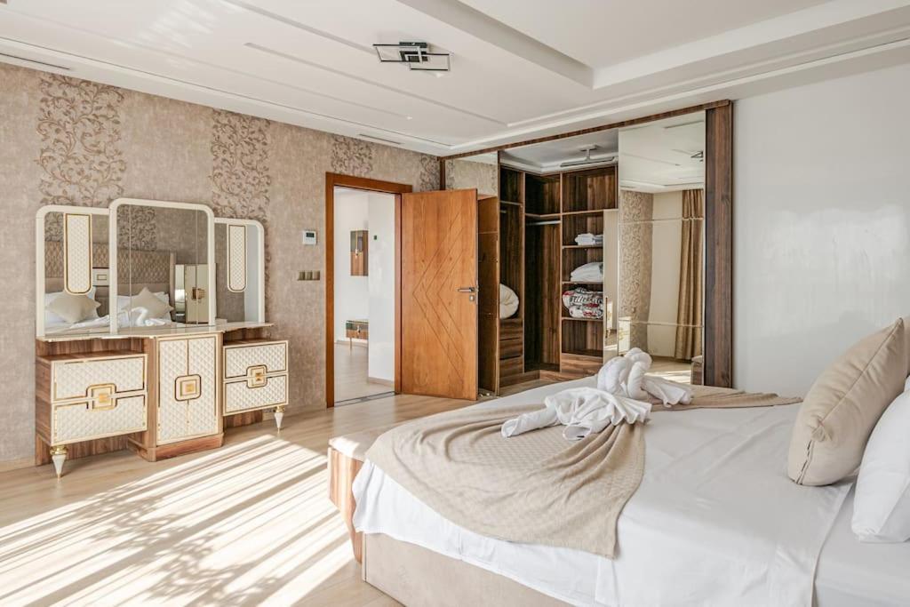 Royale Duplexe Pleine Centre Tanger Apartment Luaran gambar