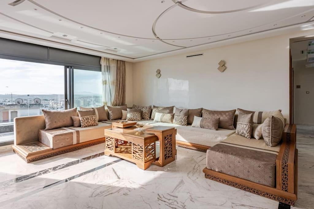 Royale Duplexe Pleine Centre Tanger Apartment Luaran gambar